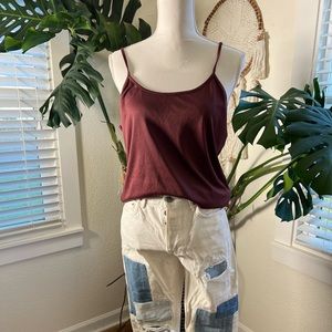 Maroon burgundy tank top 🦋